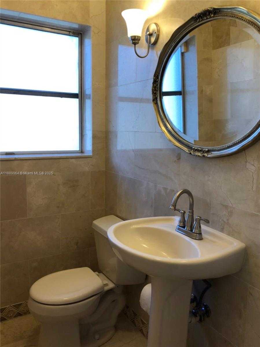 Small Image of 20 PALERMO AVE, Coral Gables Number 6