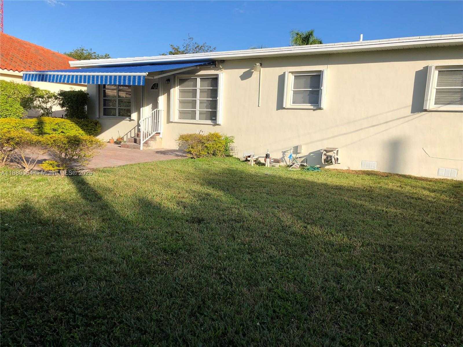 Small Image of 20 PALERMO AVE, Coral Gables Number 7