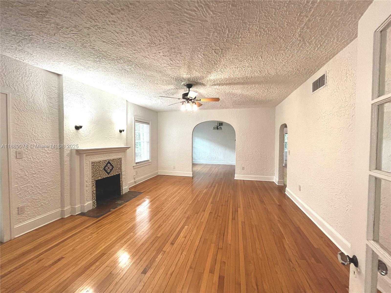 Small Image of 713 TIBIDABO AVE, Coral Gables Number 17