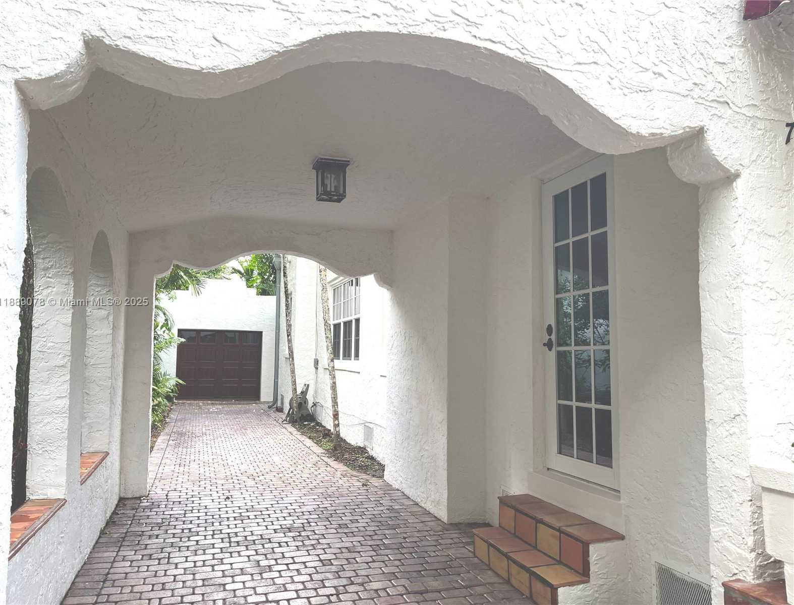Small Image of 713 TIBIDABO AVE, Coral Gables Number 23