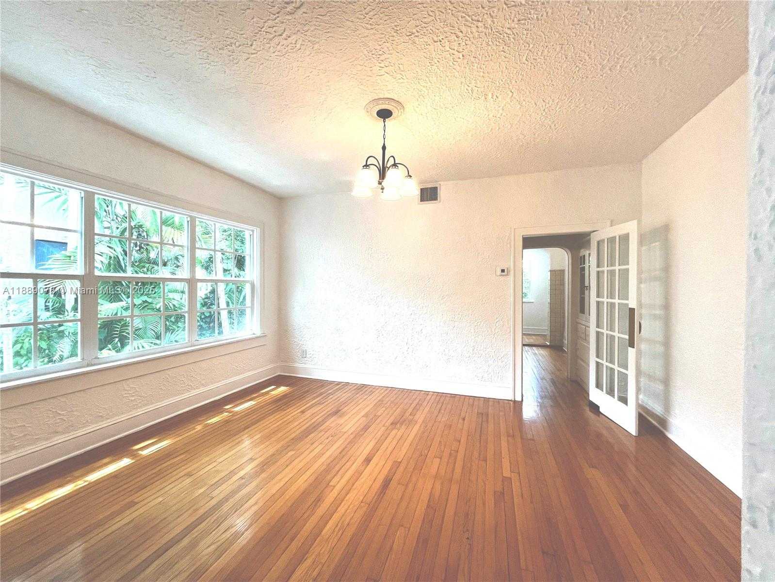 Small Image of 713 TIBIDABO AVE, Coral Gables Number 4