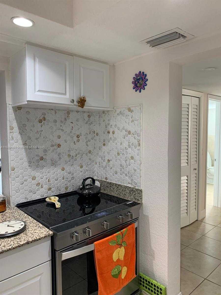 Small Image of 329 SOUTH EAST 3RD ST #305S, Hallandale Beach Number 12