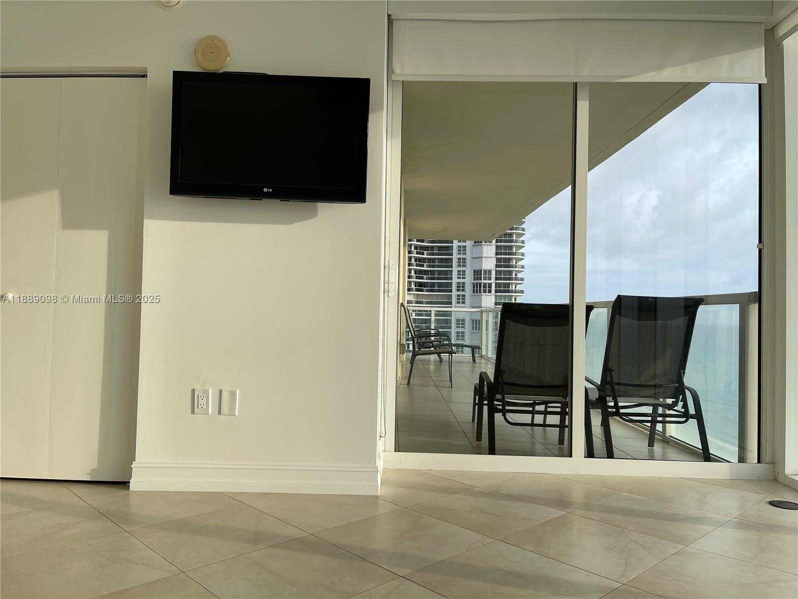 Small Image of Sunny Isles Beach Number 10