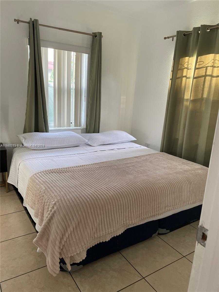 Small Image of 8 NORTH WEST 33RD AVE, Miami Number 6