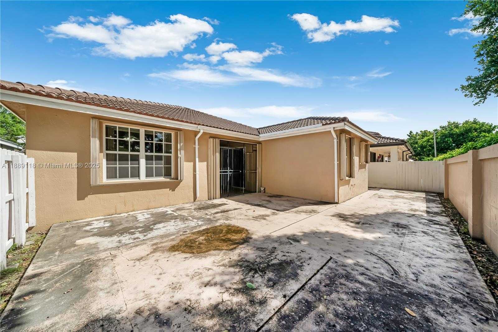 Small Image of 15470 SOUTH WEST 41ST TER, Miami Number 26