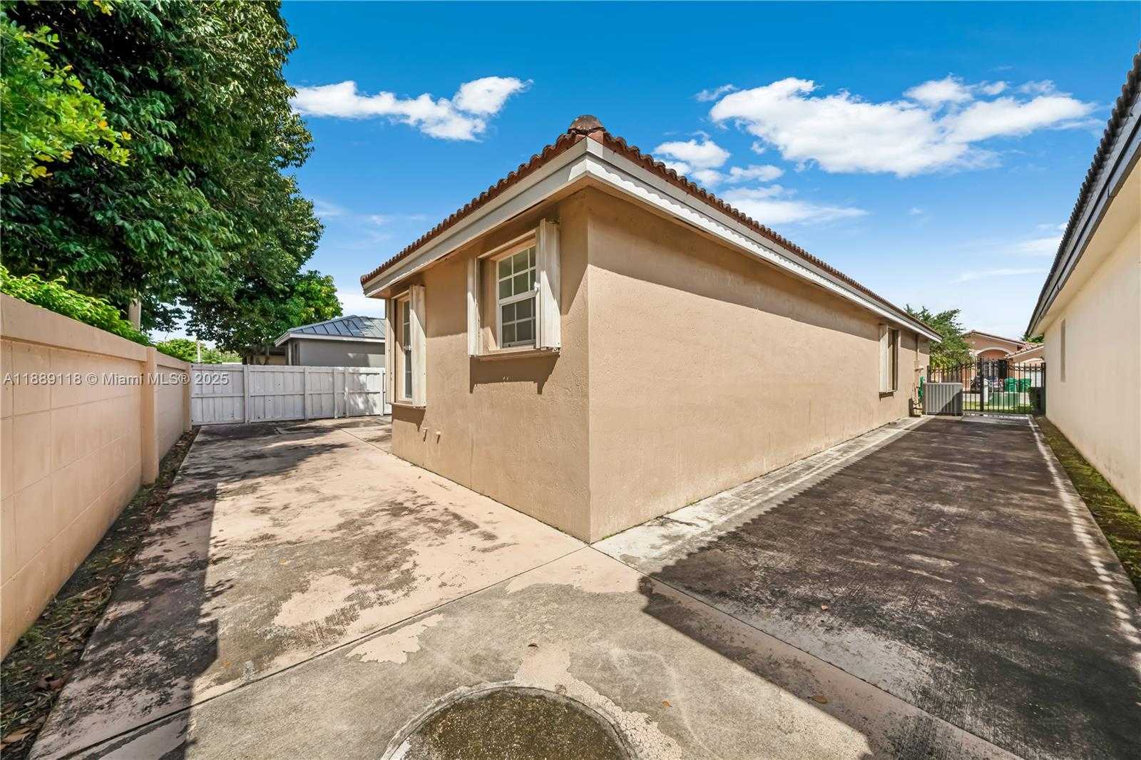 Small Image of 15470 SOUTH WEST 41ST TER, Miami Number 27