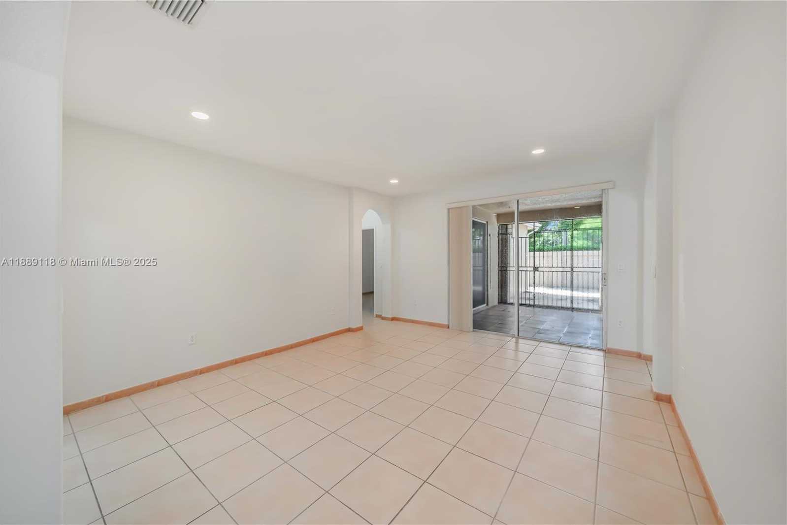 Small Image of 15470 SOUTH WEST 41ST TER, Miami Number 6
