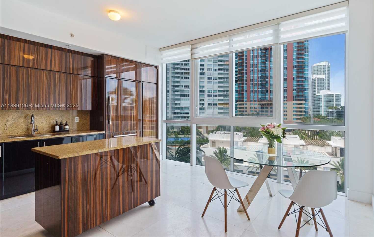 Small Image of 50 SOUTH POINTE DR #805, Miami Beach Number 11