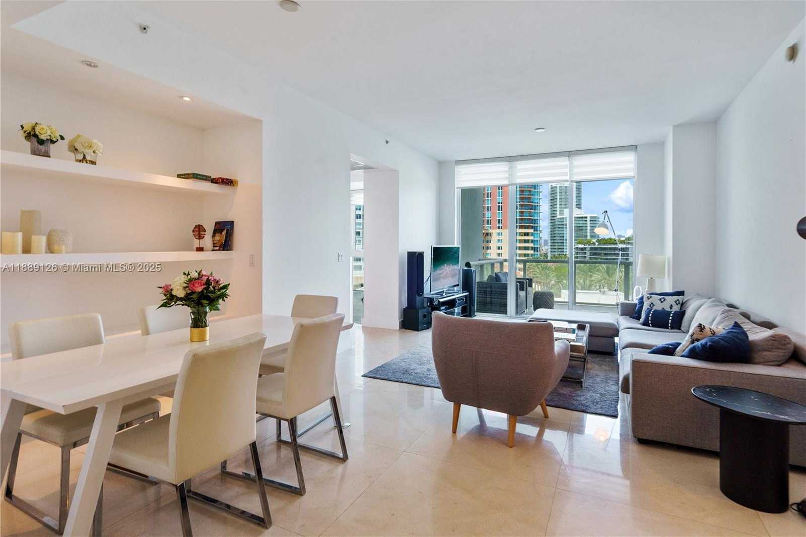 Small Image of 50 SOUTH POINTE DR #805, Miami Beach Number 4