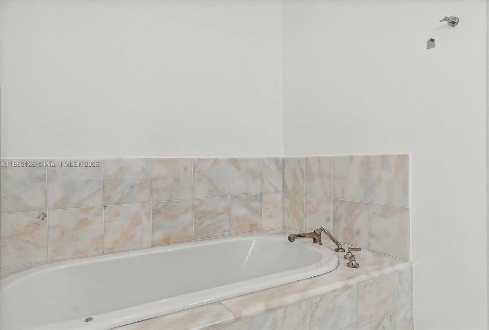 Small Image of 50 SOUTH POINTE DR #805, Miami Beach Number 8