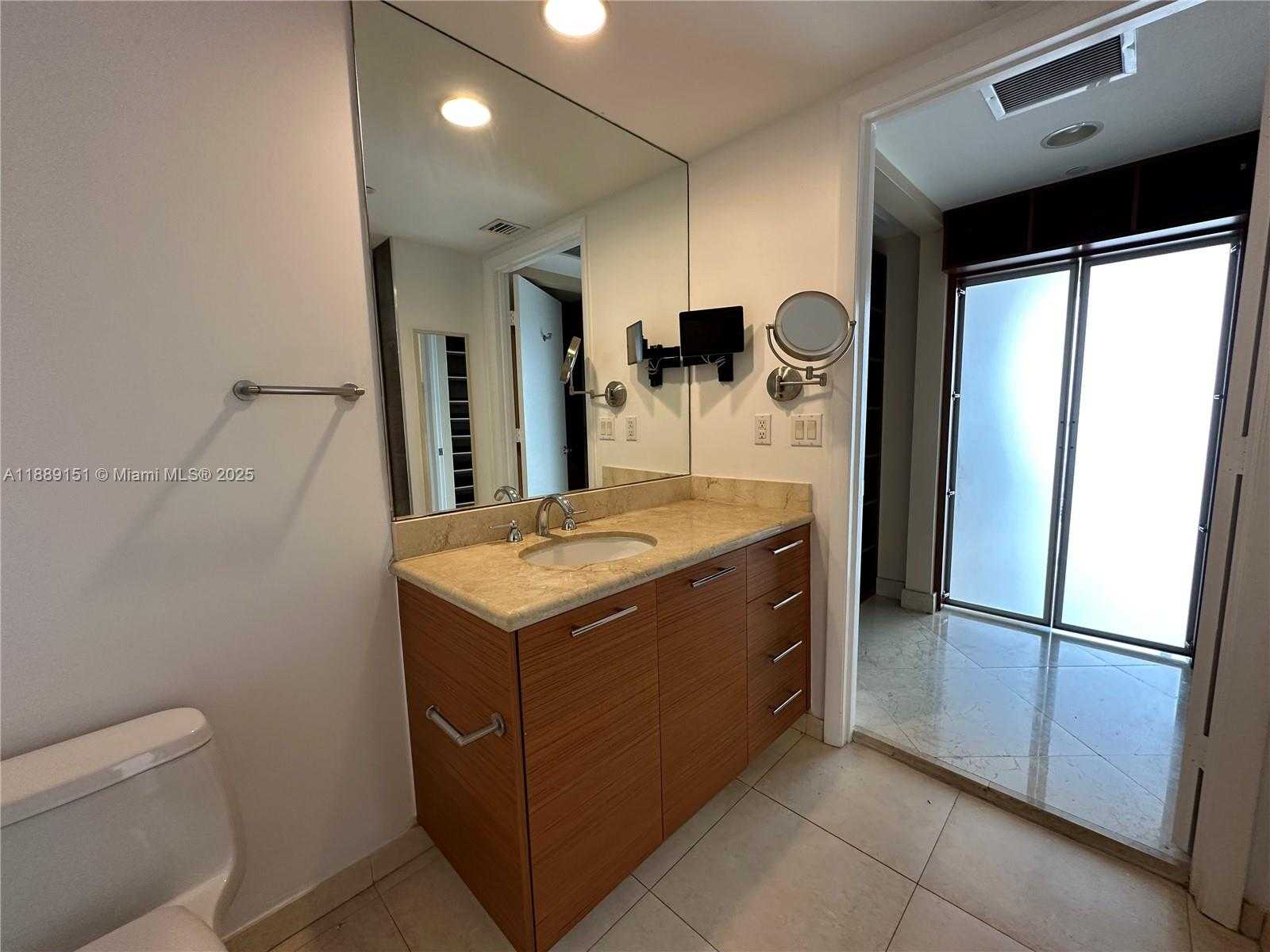 Small Image of 50 BISCAYNE BLVD #4305, Miami Number 11