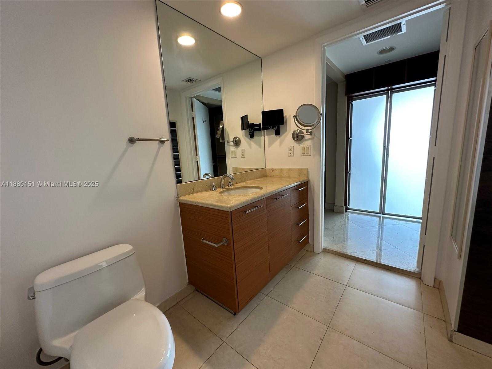 Small Image of 50 BISCAYNE BLVD #4305, Miami Number 12