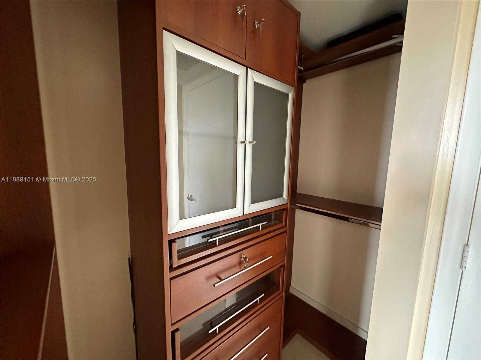 Small Image of 50 BISCAYNE BLVD #4305, Miami Number 14