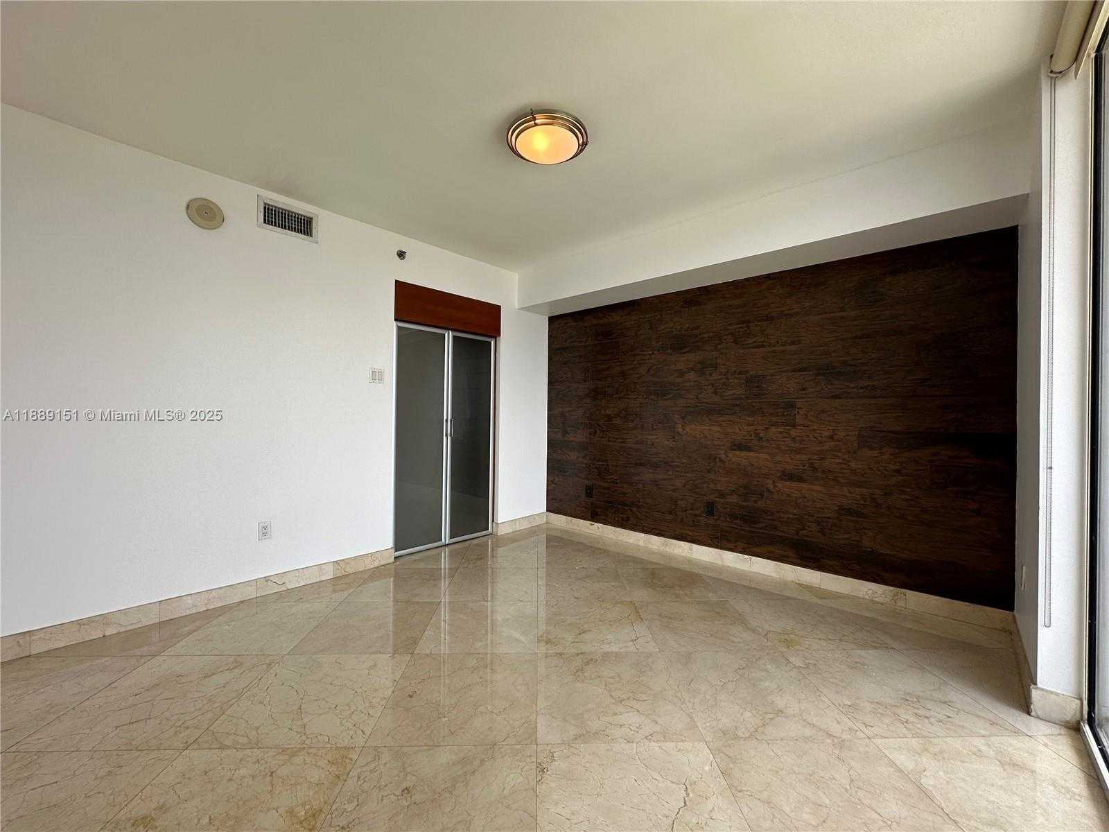 Small Image of 50 BISCAYNE BLVD #4305, Miami Number 16