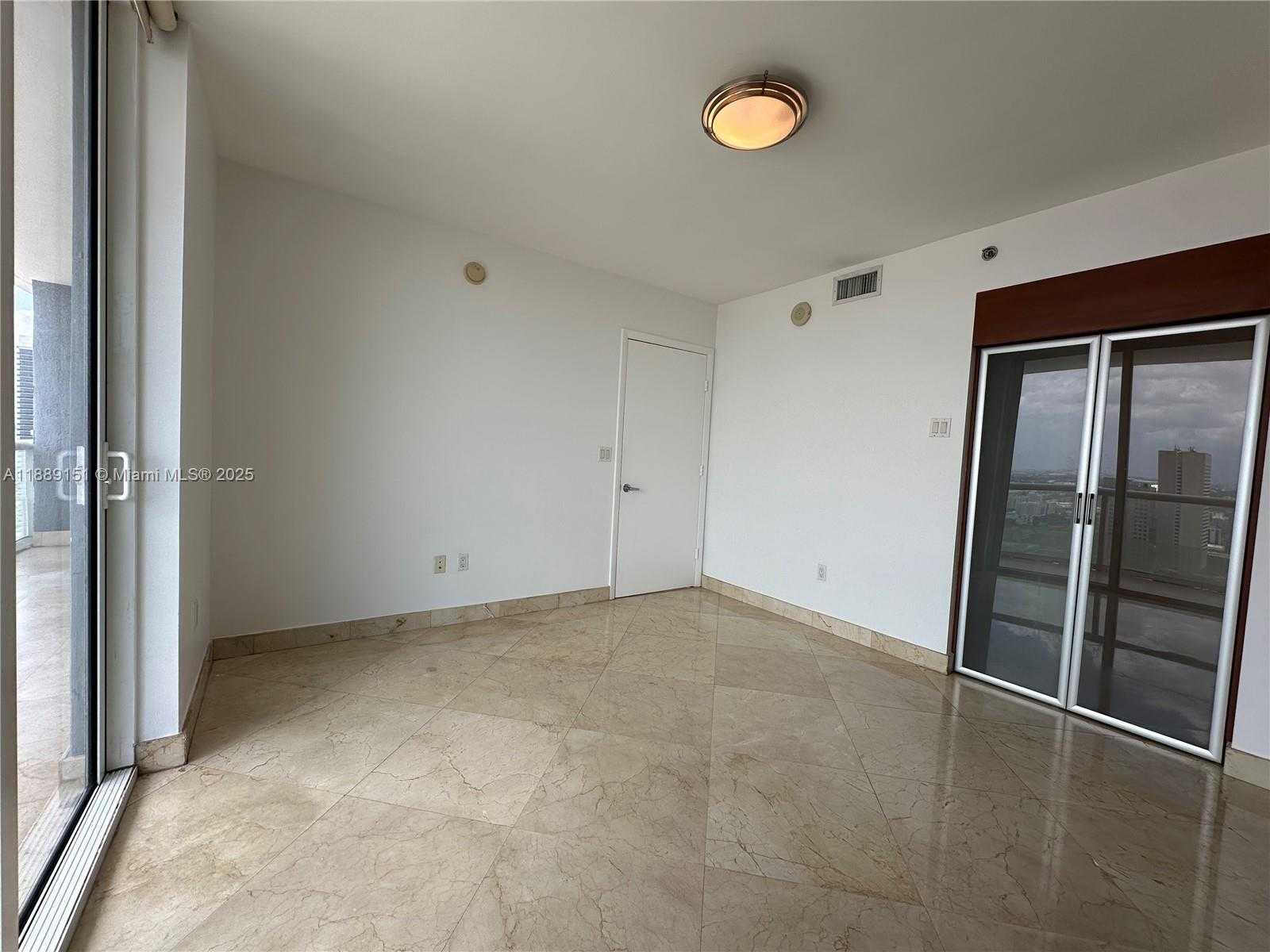 Small Image of 50 BISCAYNE BLVD #4305, Miami Number 18