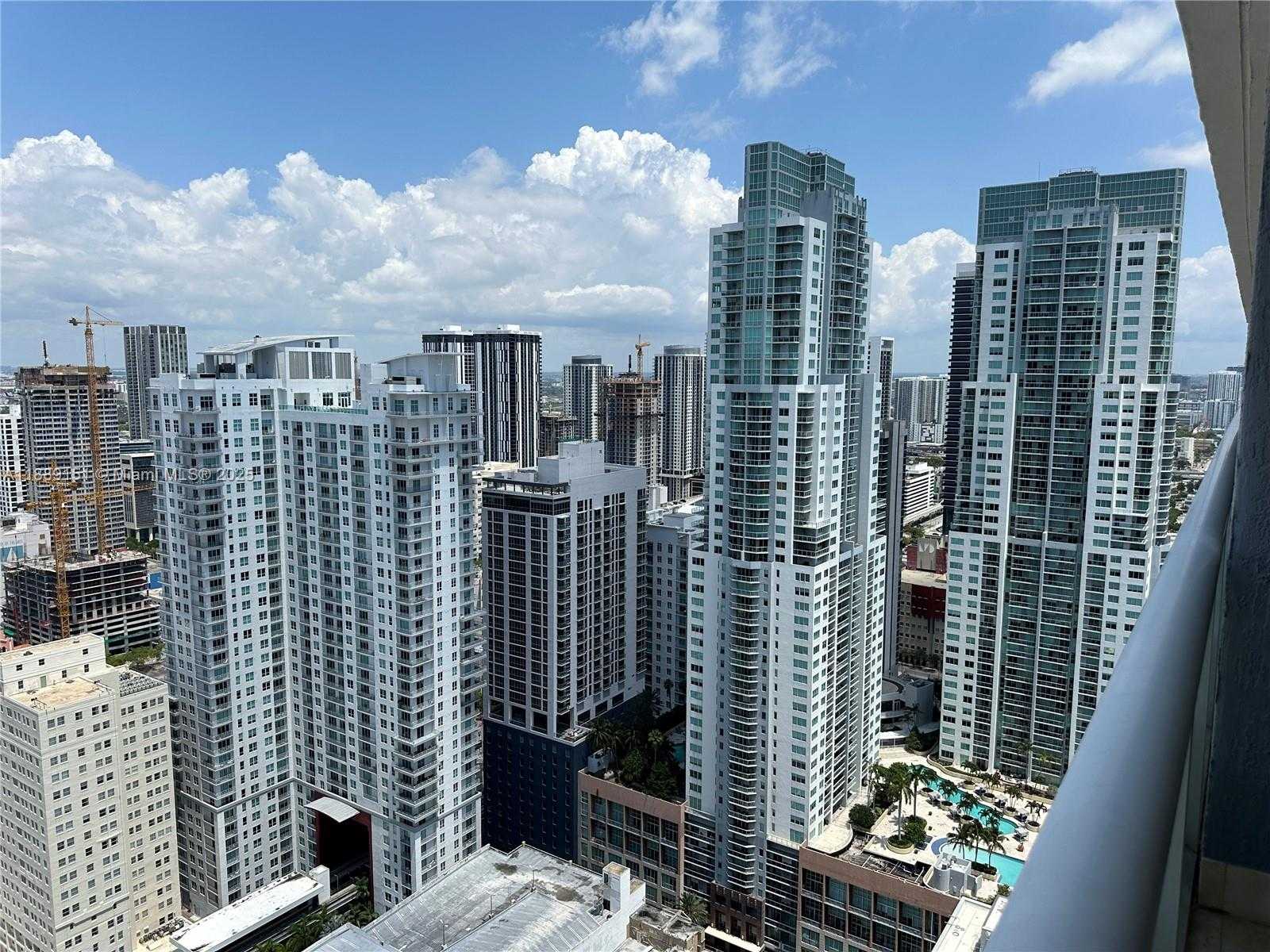 Small Image of 50 BISCAYNE BLVD #4305, Miami Number 3
