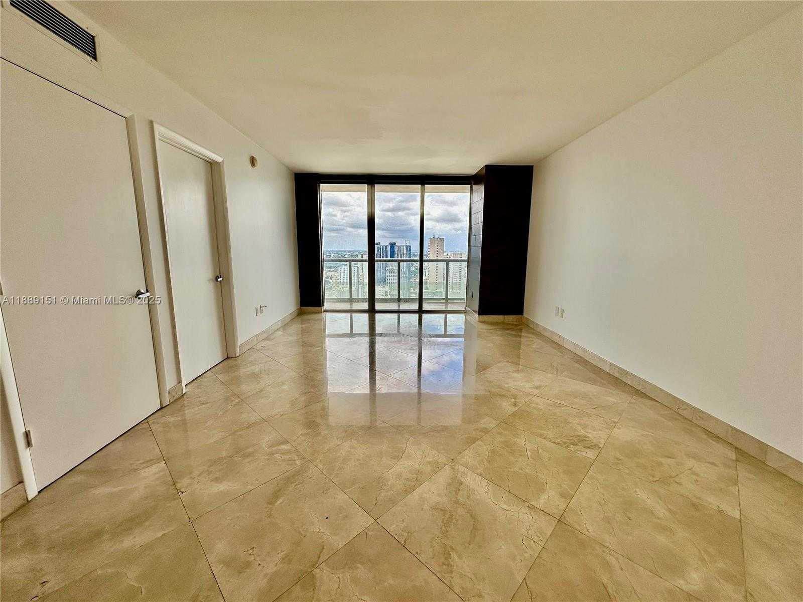 Small Image of 50 BISCAYNE BLVD #4305, Miami Number 6
