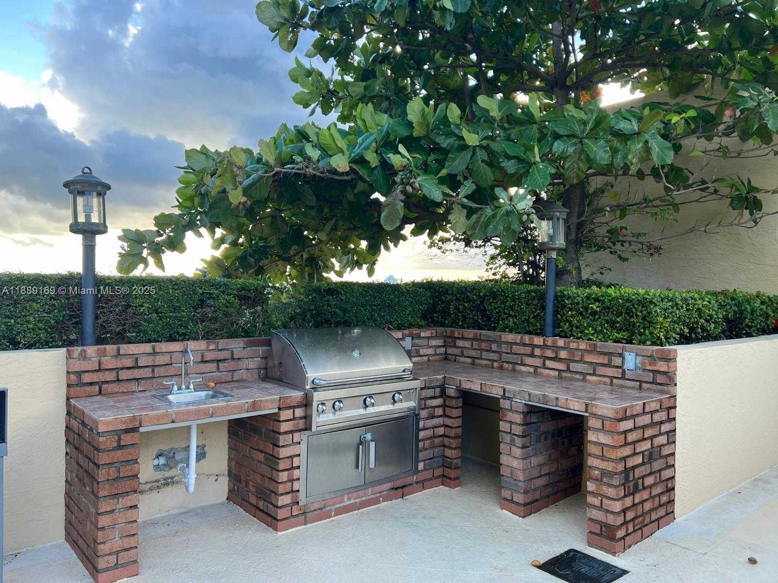 Small Image of 2475 BRICKELL AVE #1509, Miami Number 16