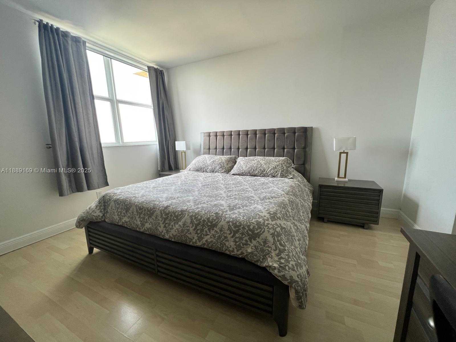 Small Image of 2475 BRICKELL AVE #1509, Miami Number 6
