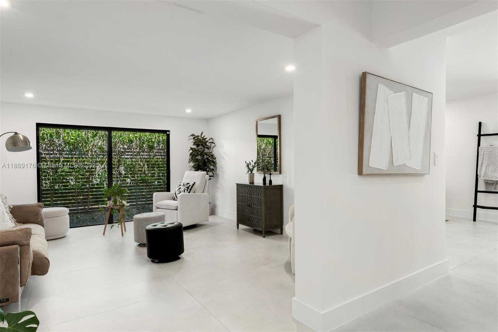 Small Image of 420 SOUTH WEST 19TH RD, Miami Number 11