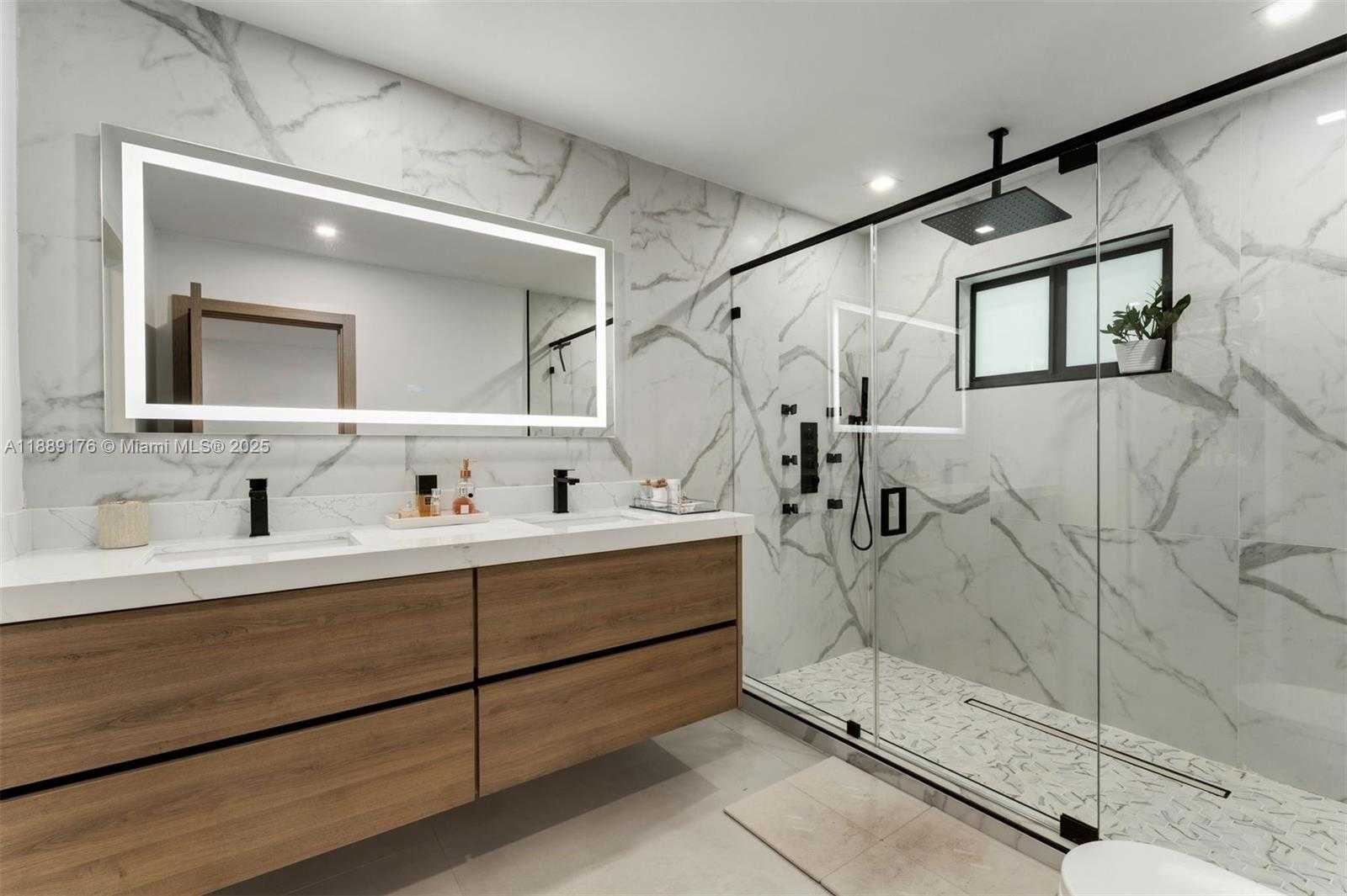 Small Image of 420 SOUTH WEST 19TH RD, Miami Number 14