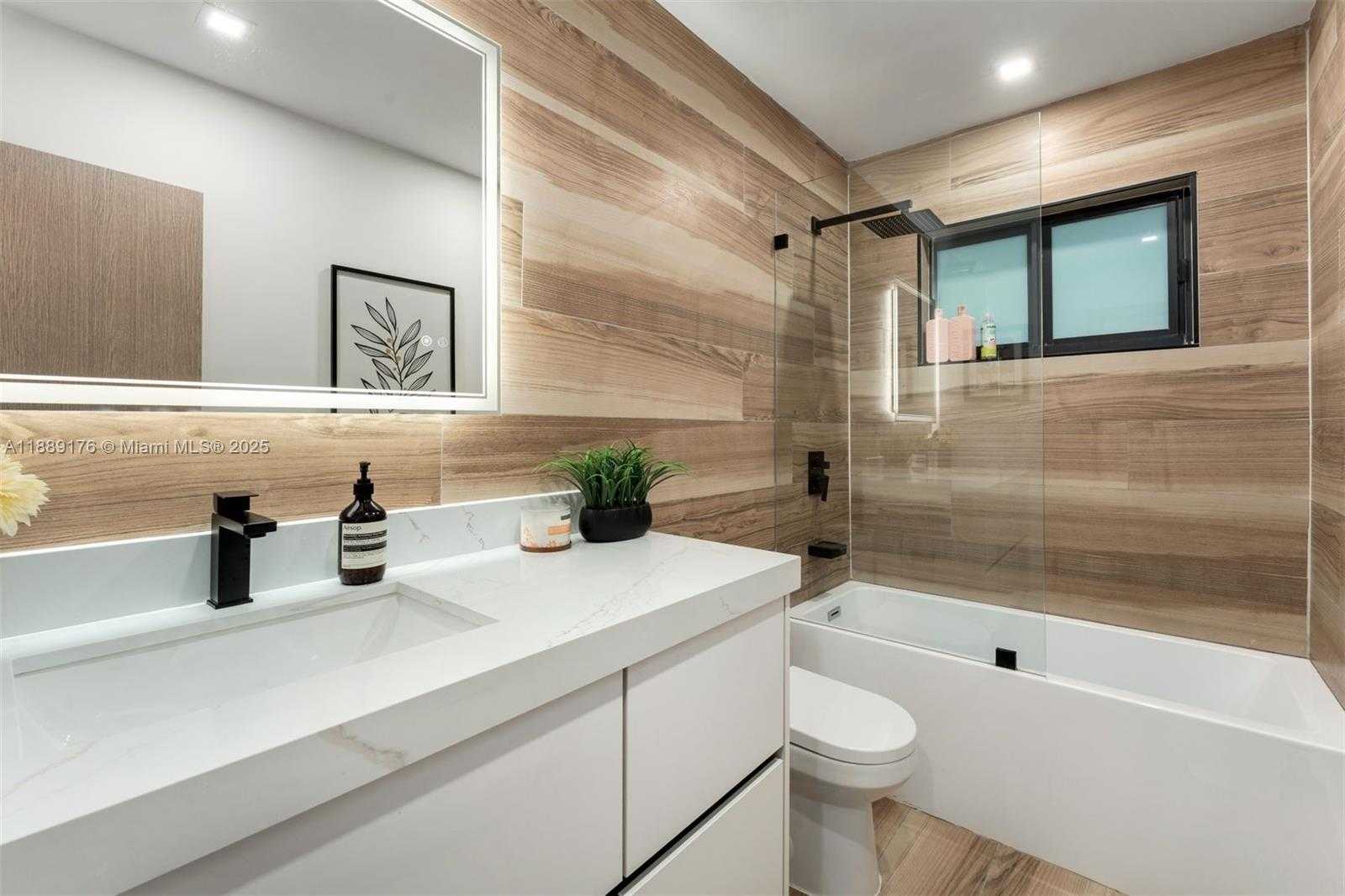 Small Image of 420 SOUTH WEST 19TH RD, Miami Number 18