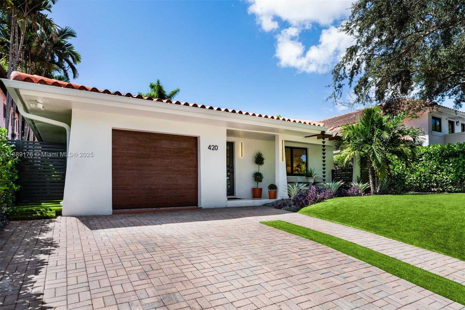 Small Image of 420 SOUTH WEST 19TH RD, Miami Number 26