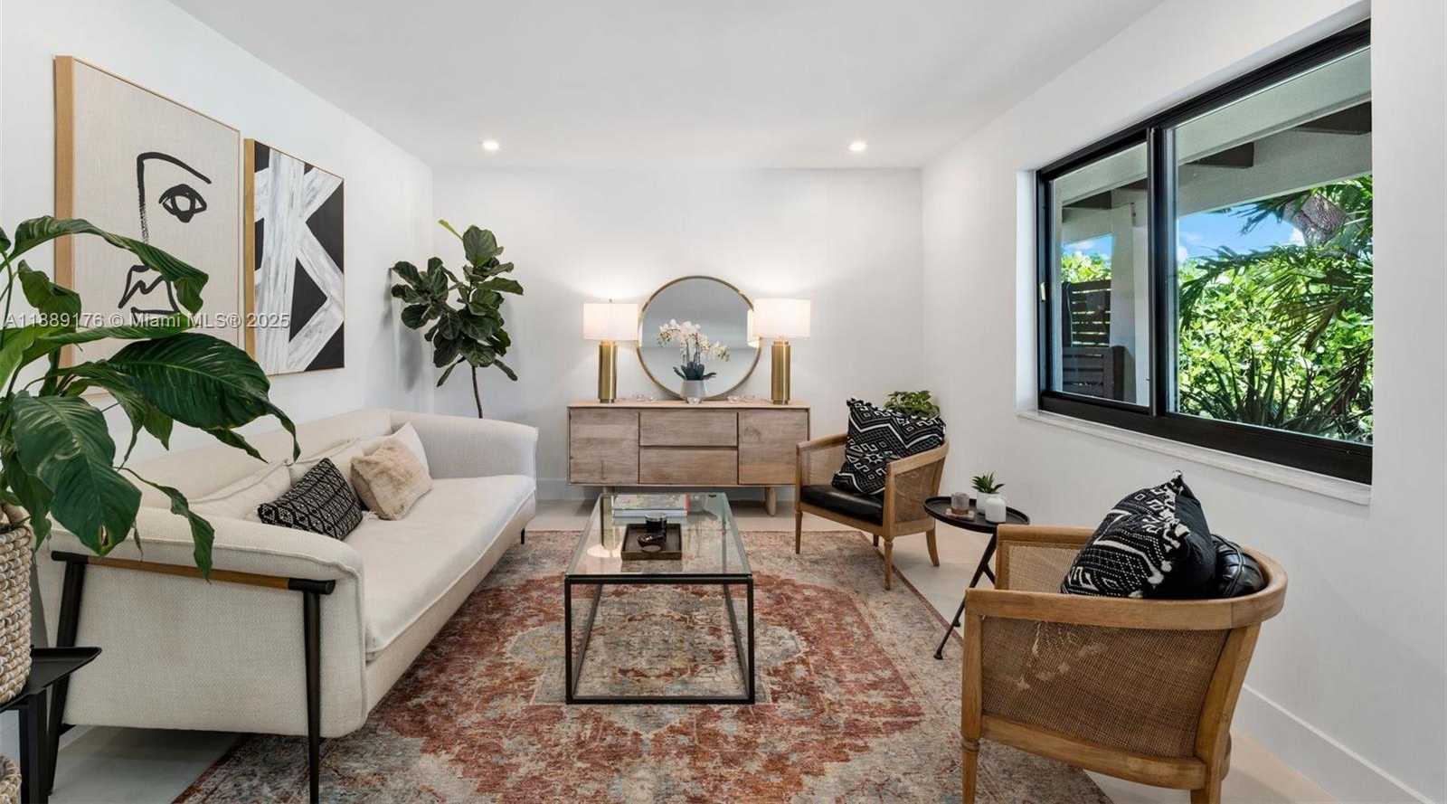 Small Image of 420 SOUTH WEST 19TH RD, Miami Number 3