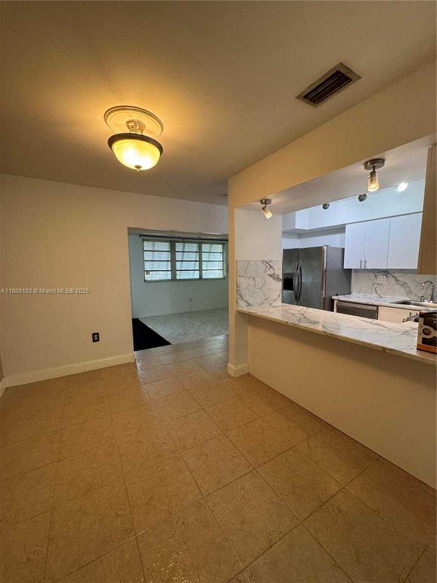 Small Image of 11780 SOUTH WEST 81ST RD #11780, Pinecrest Number 10