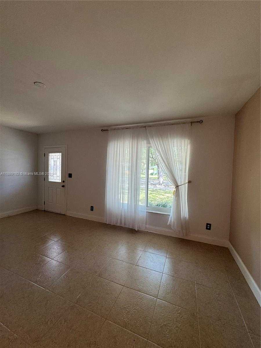 Small Image of 11780 SOUTH WEST 81ST RD #11780, Pinecrest Number 13