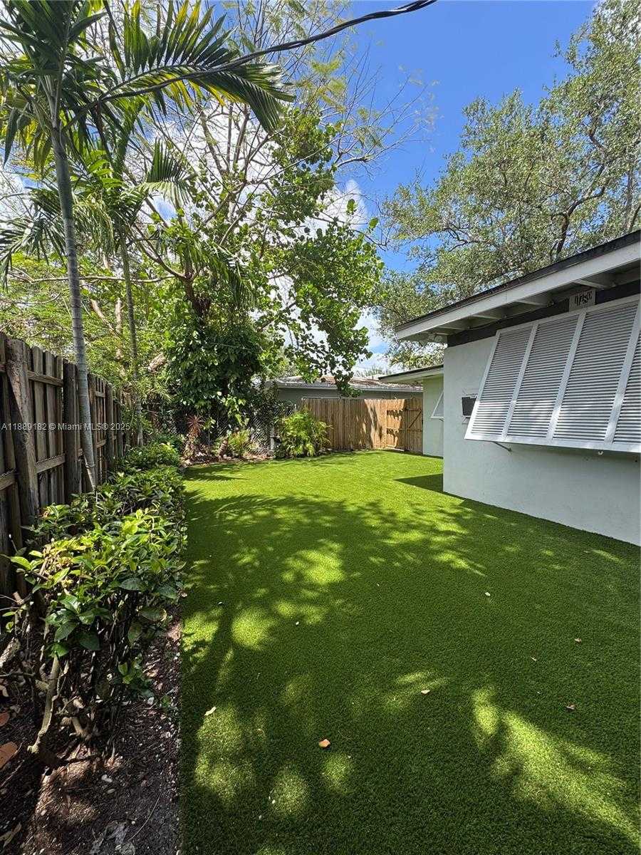 Small Image of 11780 SOUTH WEST 81ST RD #11780, Pinecrest Number 22