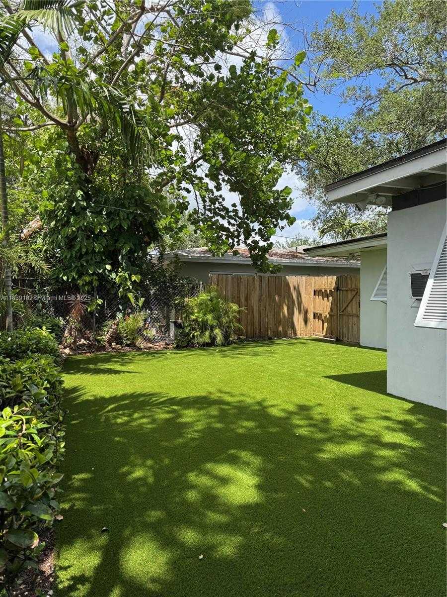 Small Image of 11780 SOUTH WEST 81ST RD #11780, Pinecrest Number 23