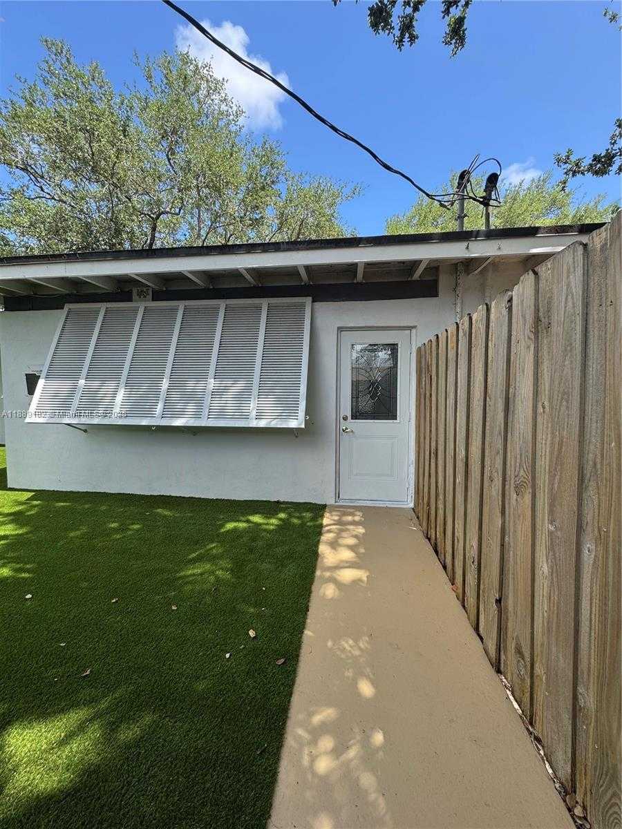 Small Image of 11780 SOUTH WEST 81ST RD #11780, Pinecrest Number 24