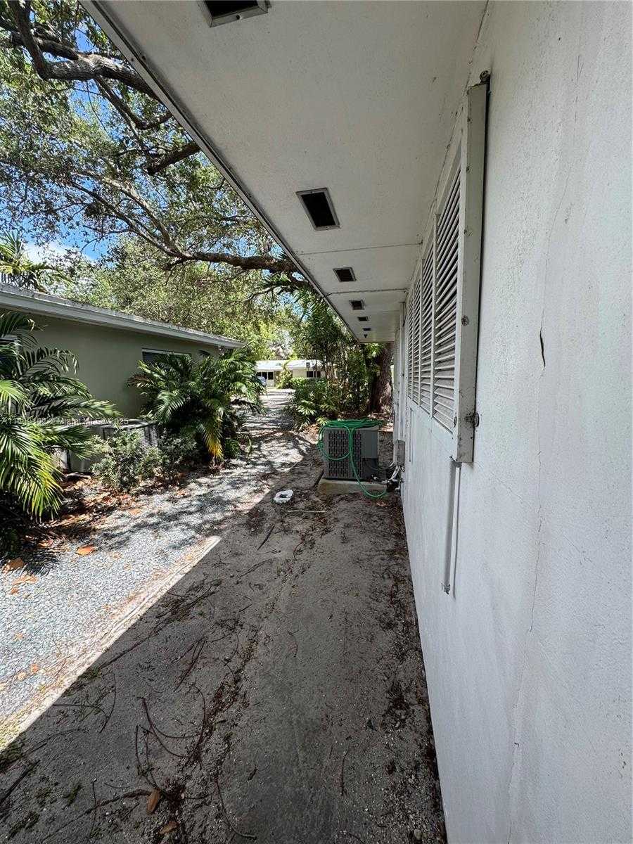 Small Image of 11780 SOUTH WEST 81ST RD #11780, Pinecrest Number 27