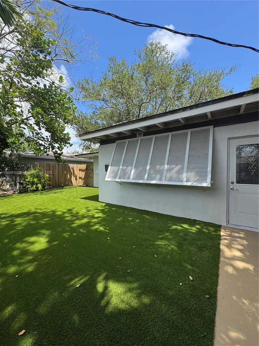 Small Image of 11780 SOUTH WEST 81ST RD #11780, Pinecrest Number 29
