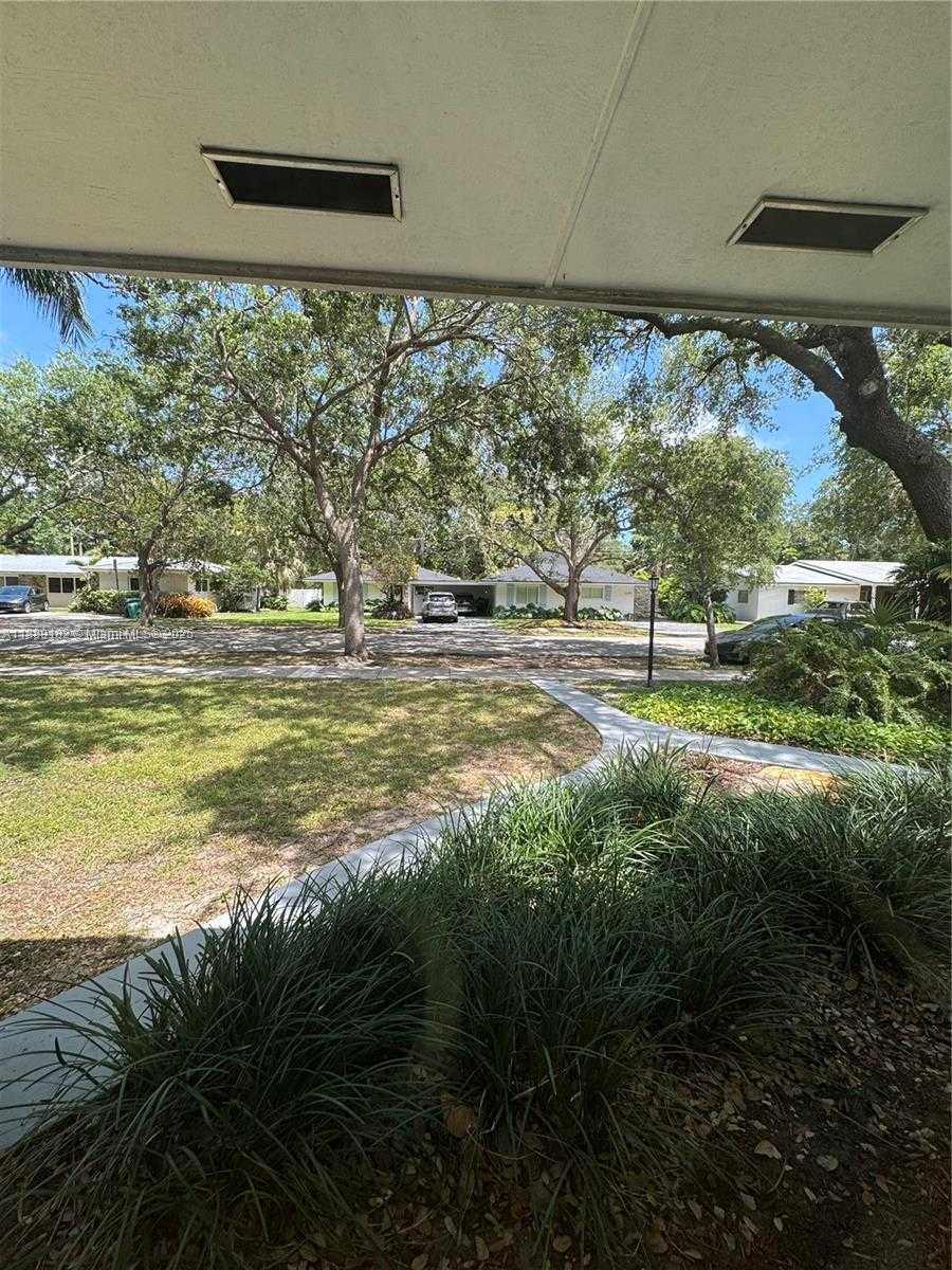 Small Image of 11780 SOUTH WEST 81ST RD #11780, Pinecrest Number 30