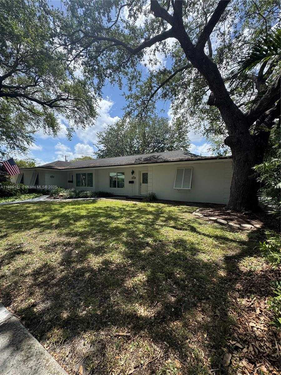 Small Image of 11780 SOUTH WEST 81ST RD #11780, Pinecrest Number 32