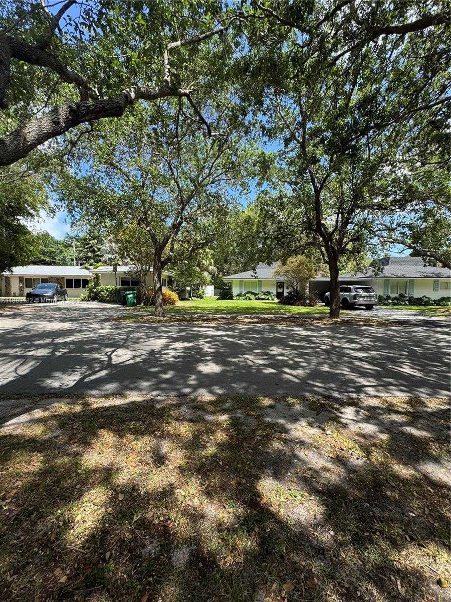 Small Image of 11780 SOUTH WEST 81ST RD #11780, Pinecrest Number 34