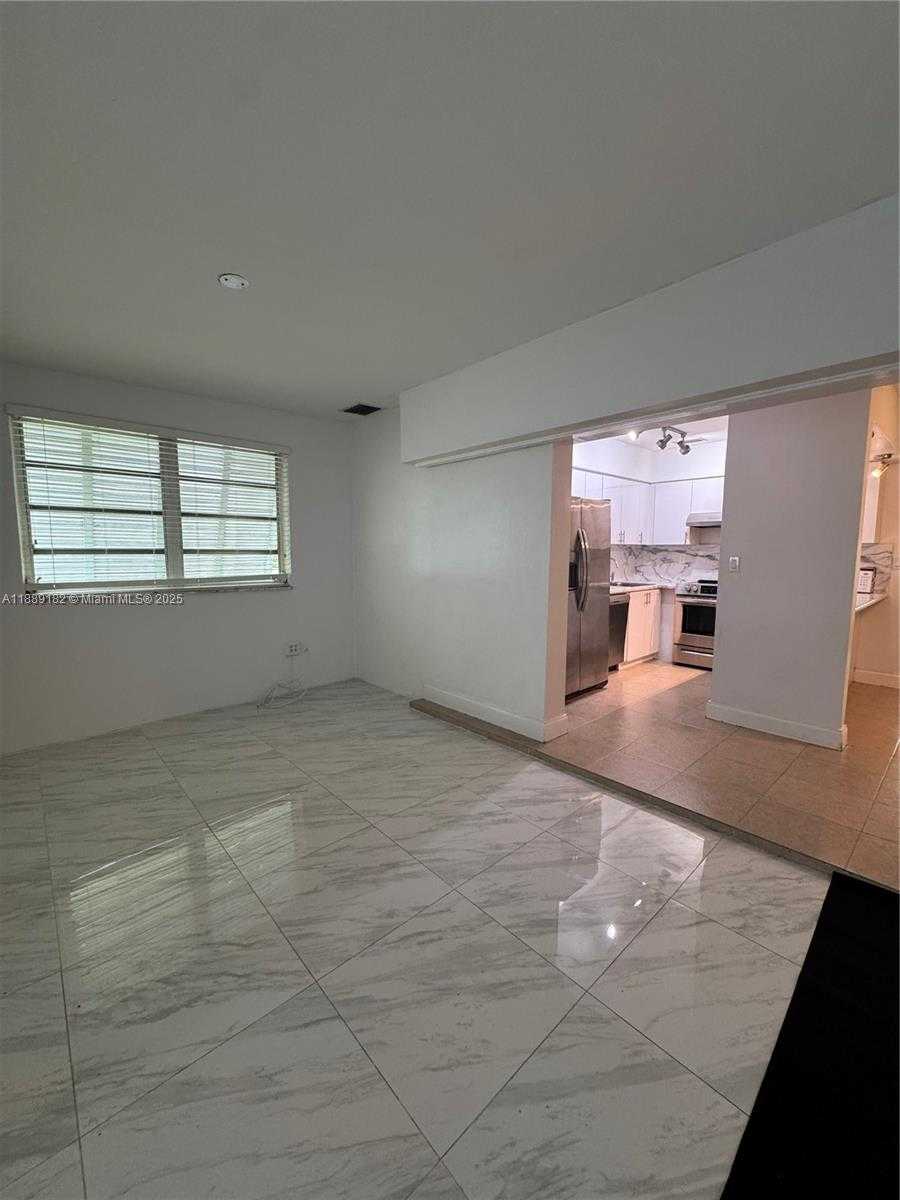 Small Image of 11780 SOUTH WEST 81ST RD #11780, Pinecrest Number 4
