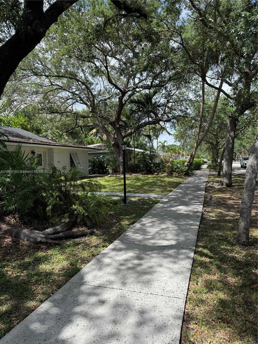 Small Image of 11780 SOUTH WEST 81ST RD #11780, Pinecrest Number 40