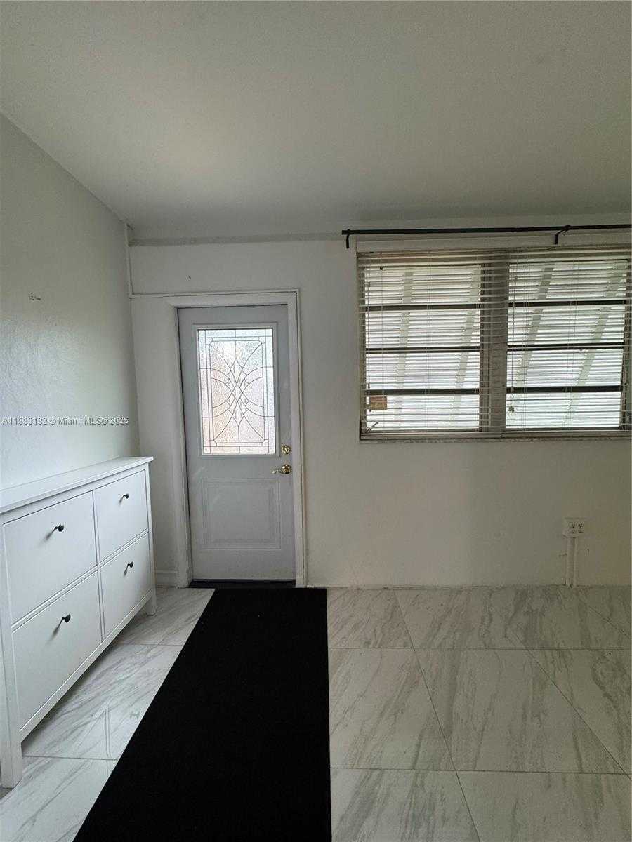 Small Image of 11780 SOUTH WEST 81ST RD #11780, Pinecrest Number 7