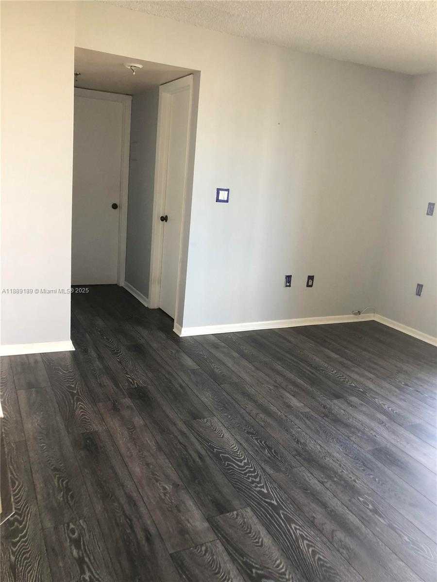 Small Image of 17500 NORTH BAY RD #S604, Sunny Isles Beach Number 13