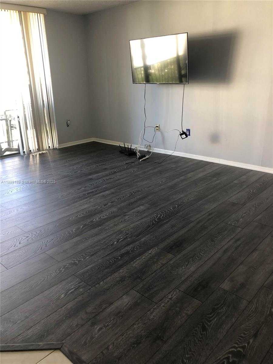 Small Image of 17500 NORTH BAY RD #S604, Sunny Isles Beach Number 14