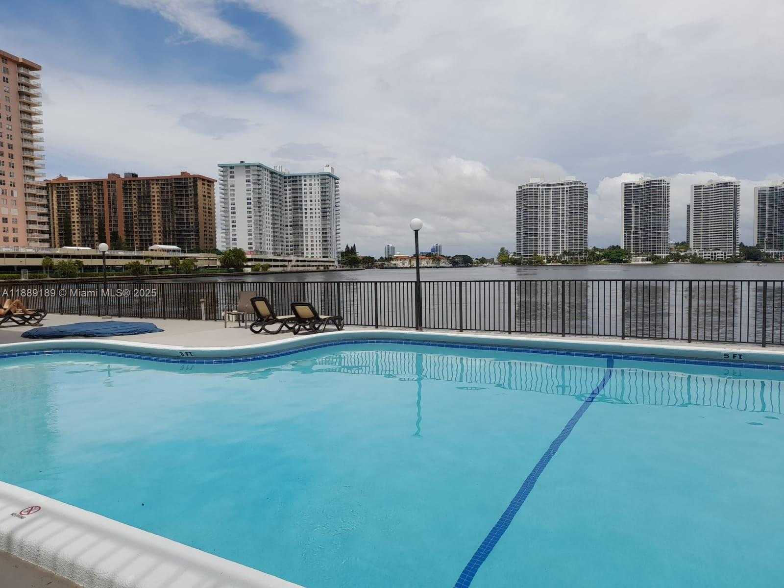 Small Image of 17500 NORTH BAY RD #S604, Sunny Isles Beach Number 3