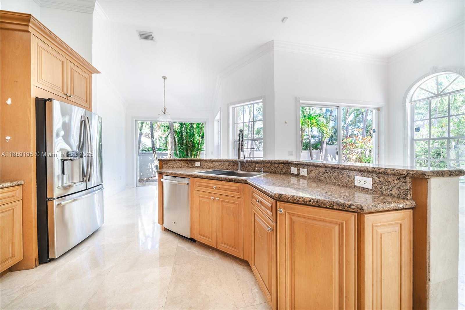 Small Image of 3975 194TH TRL #3975, Sunny Isles Beach Number 14