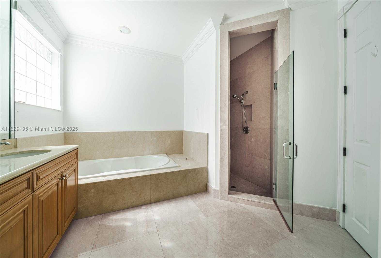 Small Image of 3975 194TH TRL #3975, Sunny Isles Beach Number 24