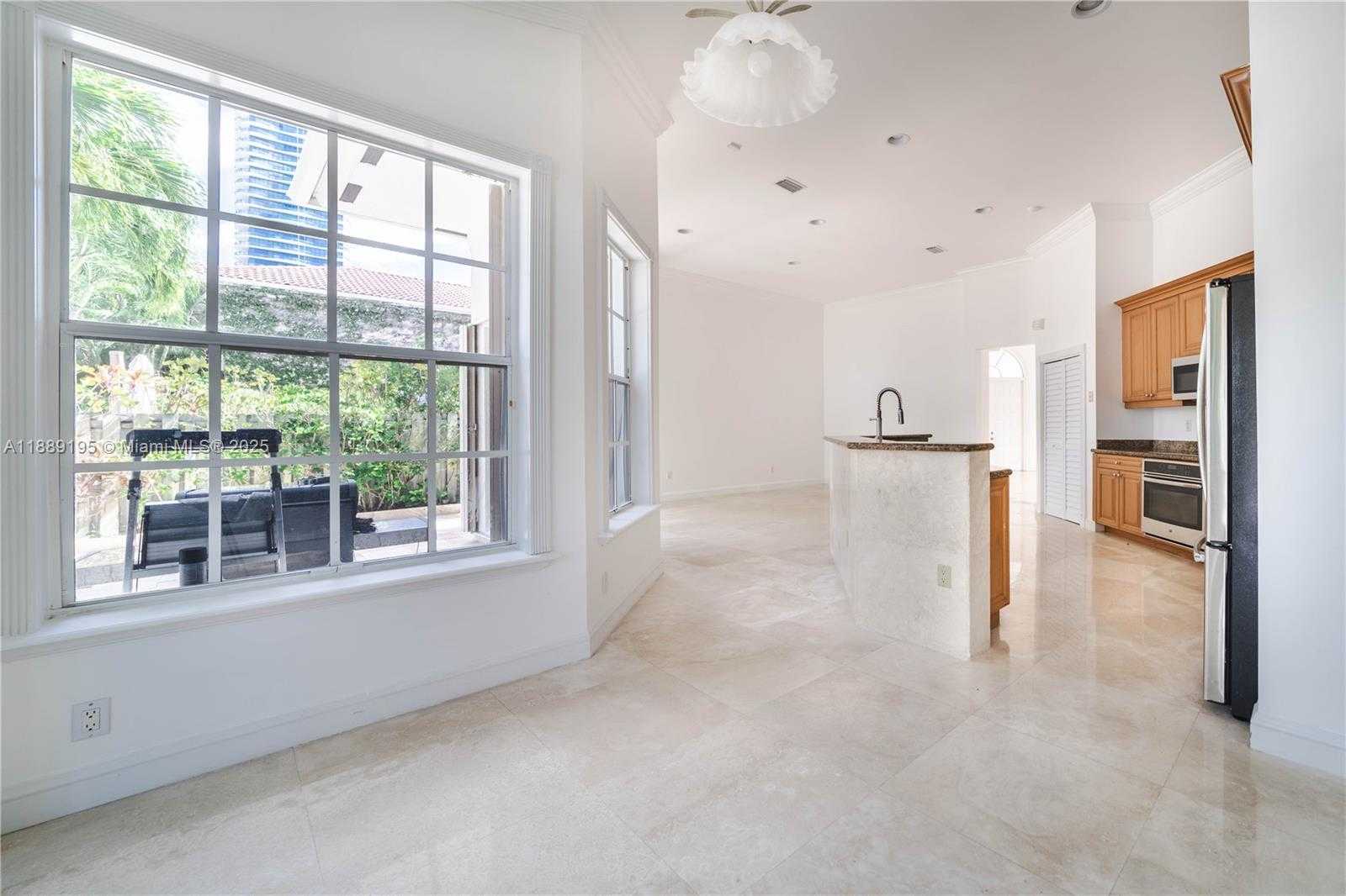 Small Image of 3975 194TH TRL #3975, Sunny Isles Beach Number 39