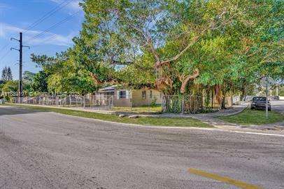 Small Image of 10428 NORTH WEST 5TH AVE, Miami Number 29
