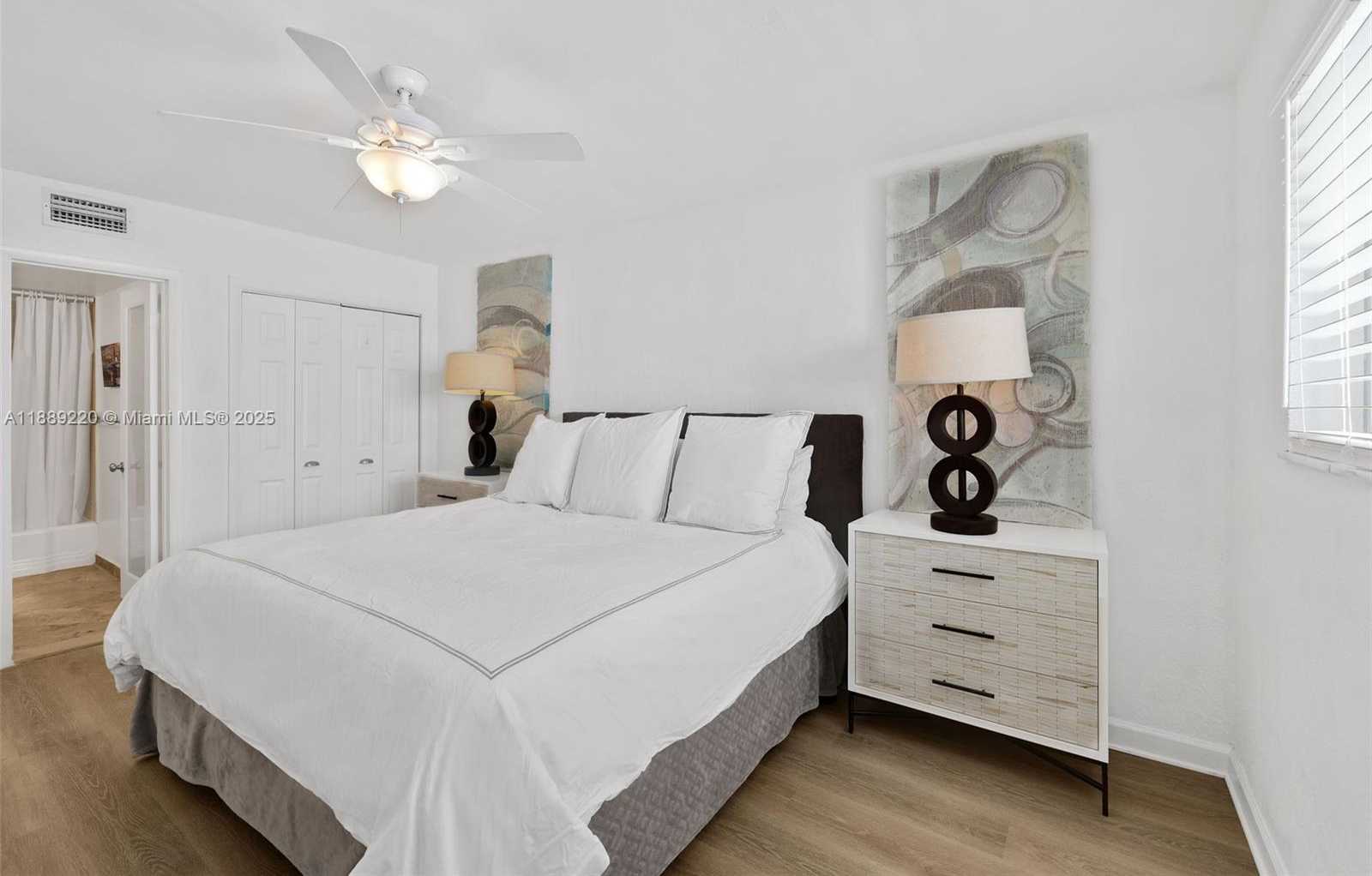 Small Image of 1601 BAY RD #8, Miami Beach Number 14