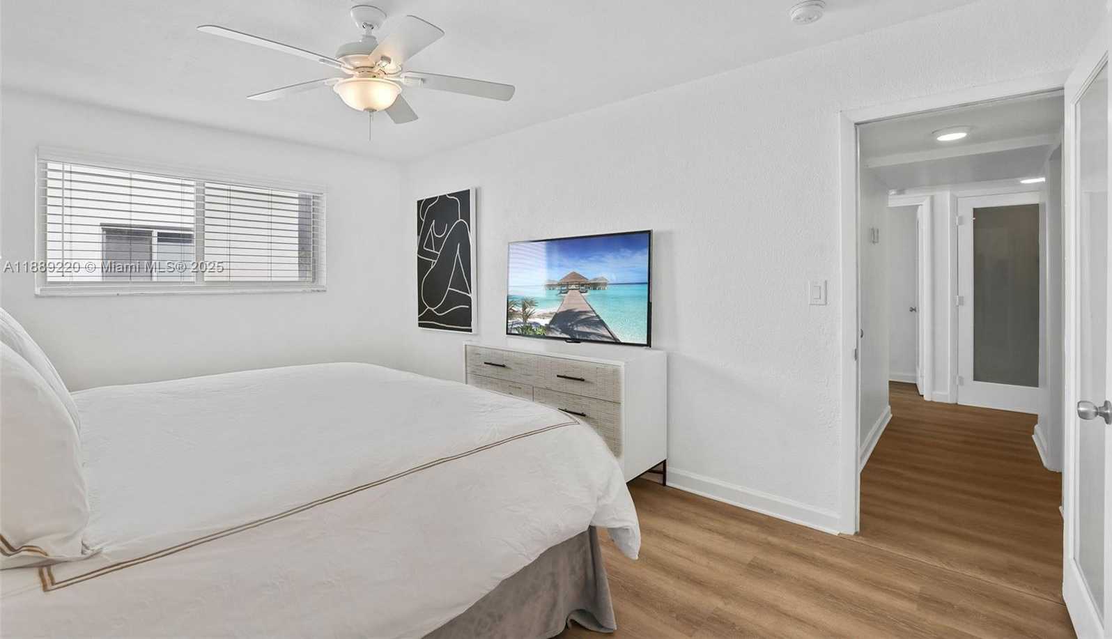 Small Image of 1601 BAY RD #8, Miami Beach Number 15